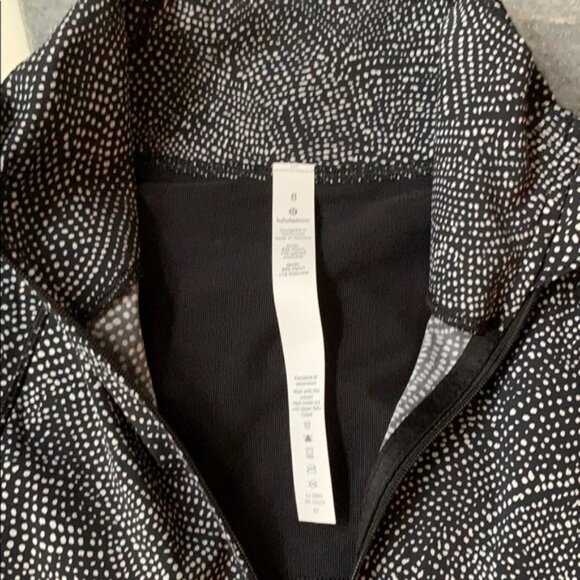 Lululemon Define Jacket Asym NWT - Picture 6 of 8